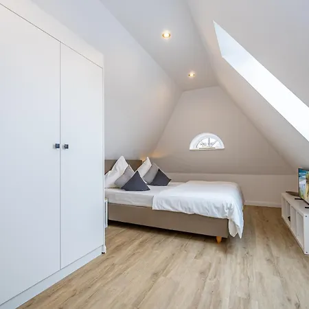 Апартаменты Wanlik Hues Ii